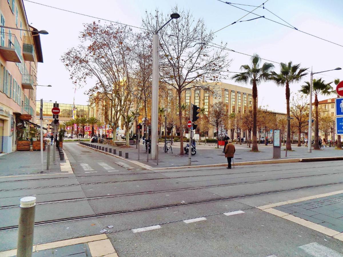 Gare 5 Minutes Garibaldi Republique Chambre Privee Non Fumeur Pour Voyageurs Calmes Tram Au Pied De L'Immeuble Ницца Экстерьер фото